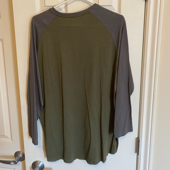 Ripzone 3/4 long sleeved shirt LIKE NEW - Picture 3 of 3